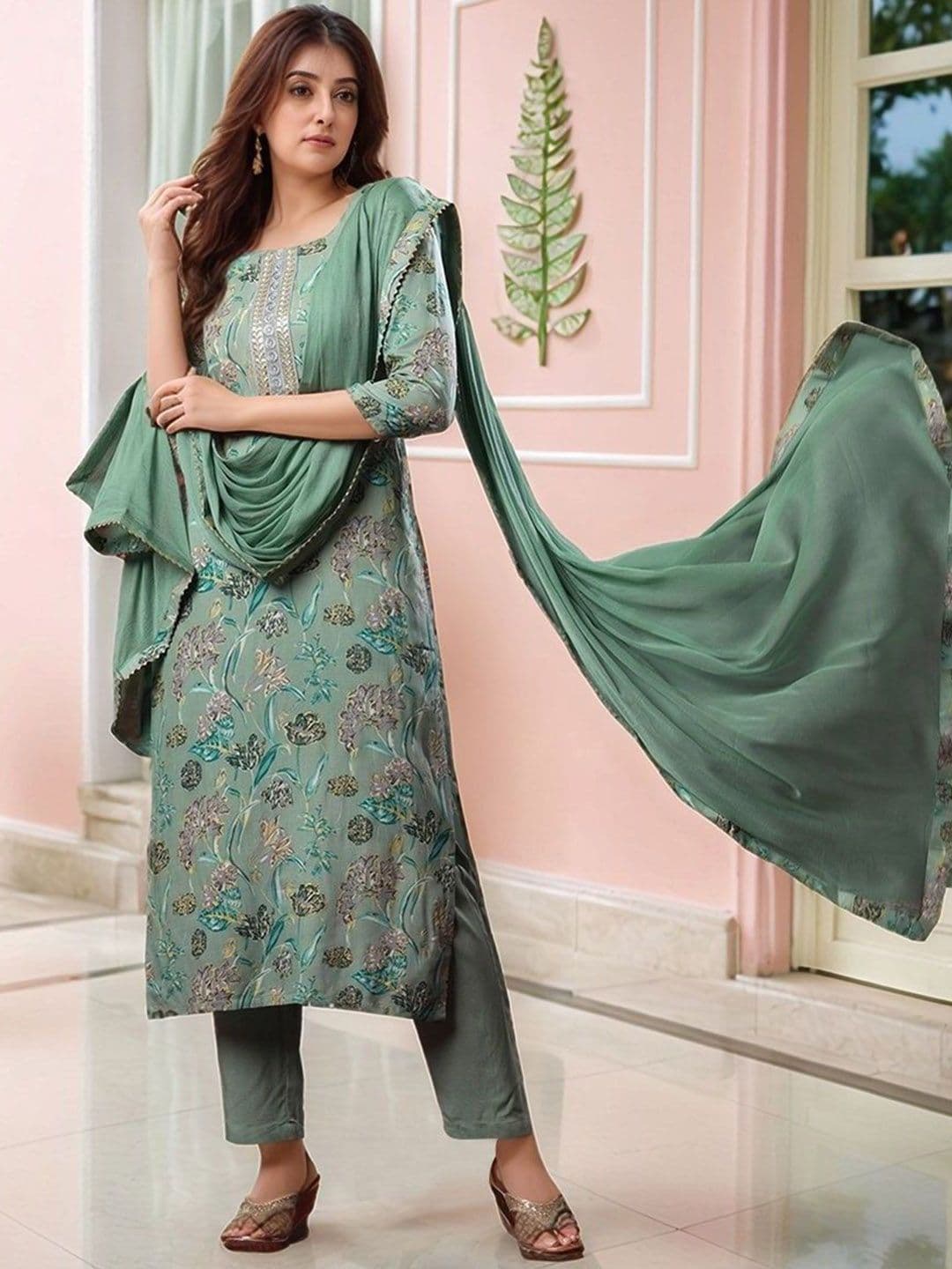 Aaghnya Women Floral Printed Kurta with Trousers & Dupatta - view 1