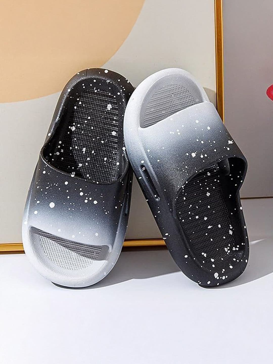 POLLOLOCO Unisex Printed Rubber Sliders - view 1