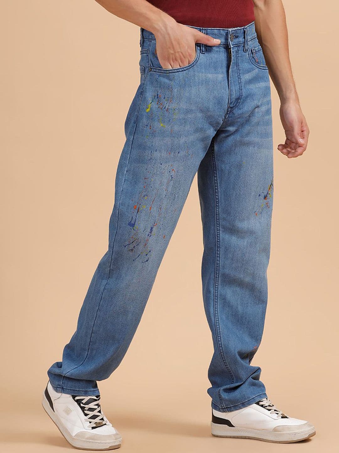 WROGN Men Comfort Relaxed Fit Mid-Rise Light Fade Cotton Jeans - view 1