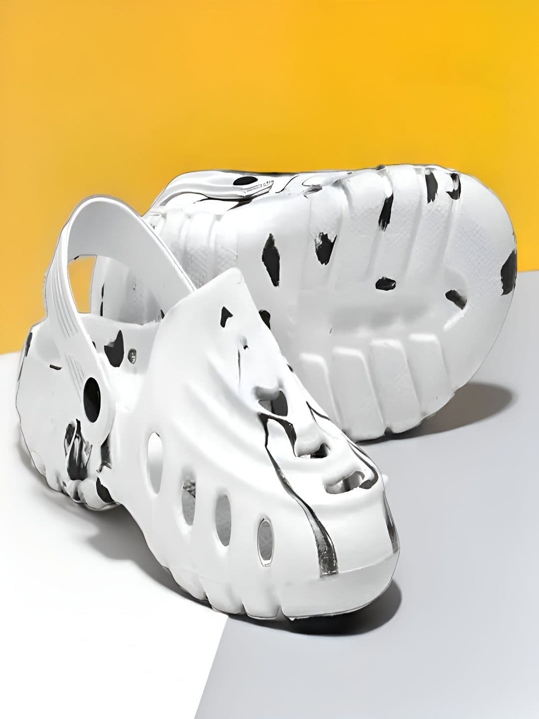 KNIEVL Men Abstract Printed Waterproof Cushioned Mule Clogs - view 1