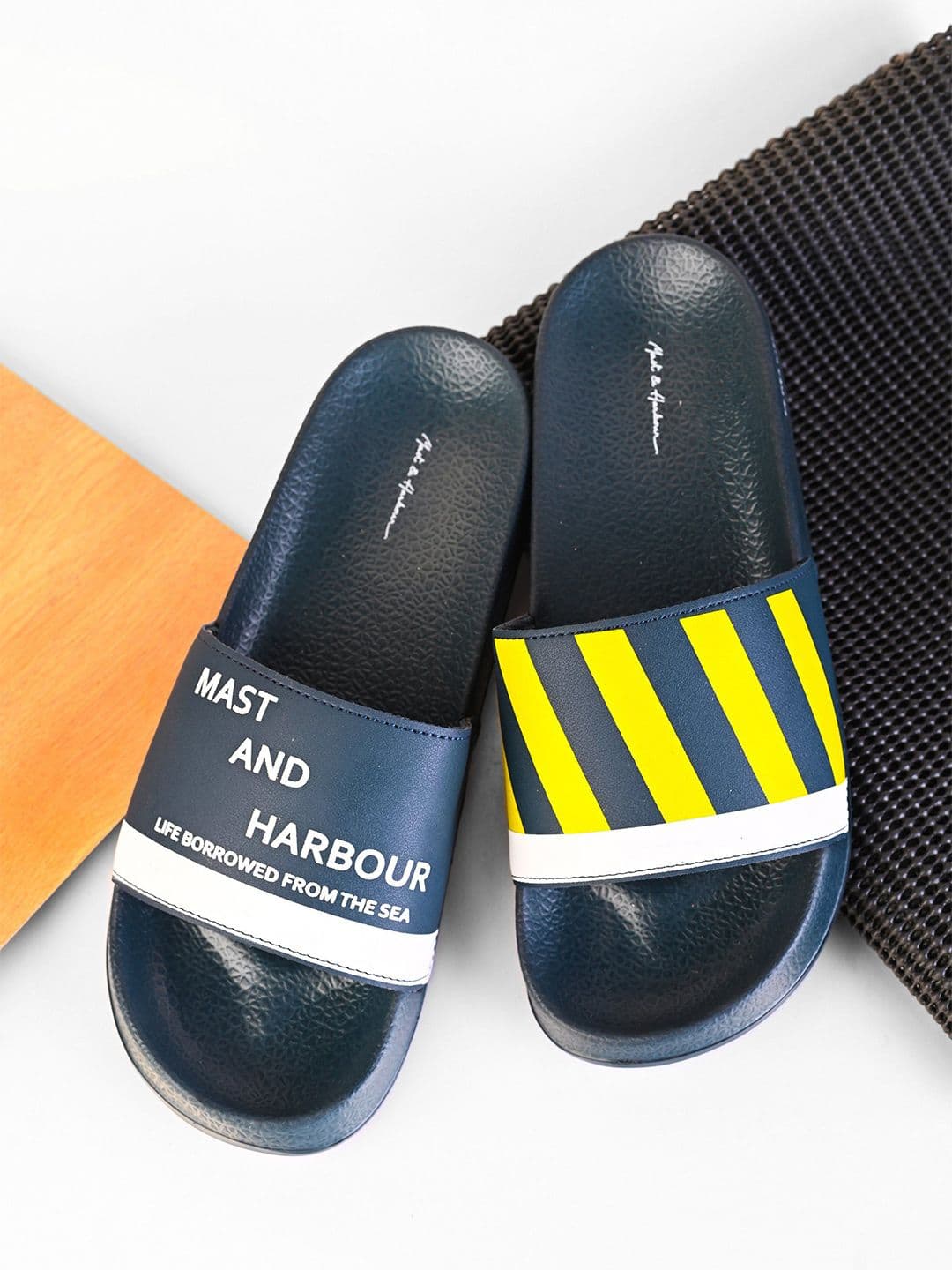 Mast & Harbour Men Printed Sliders - view 1