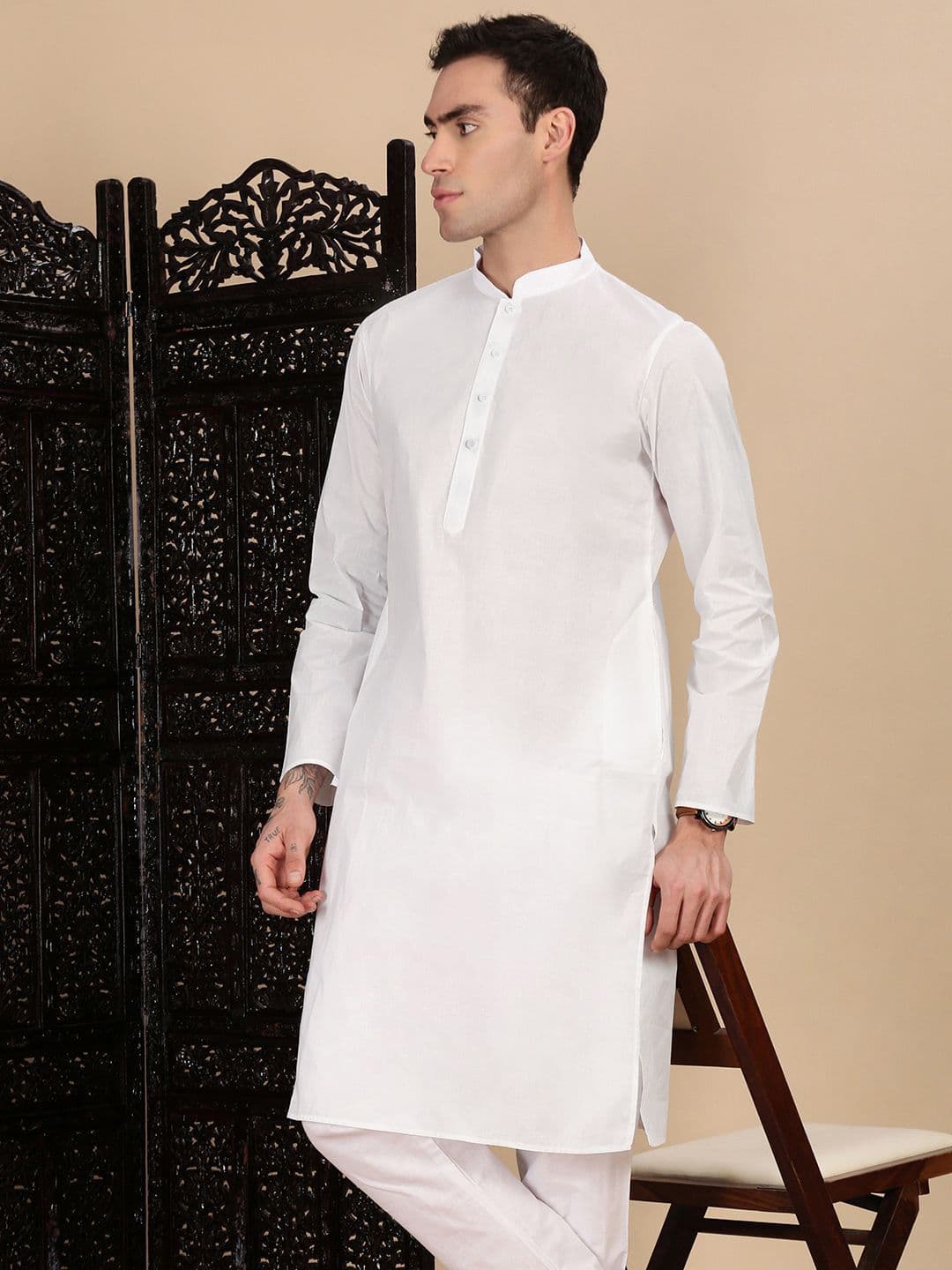 House of Pataudi Men Cotton Mandarin Collar Straight Kurta - view 1