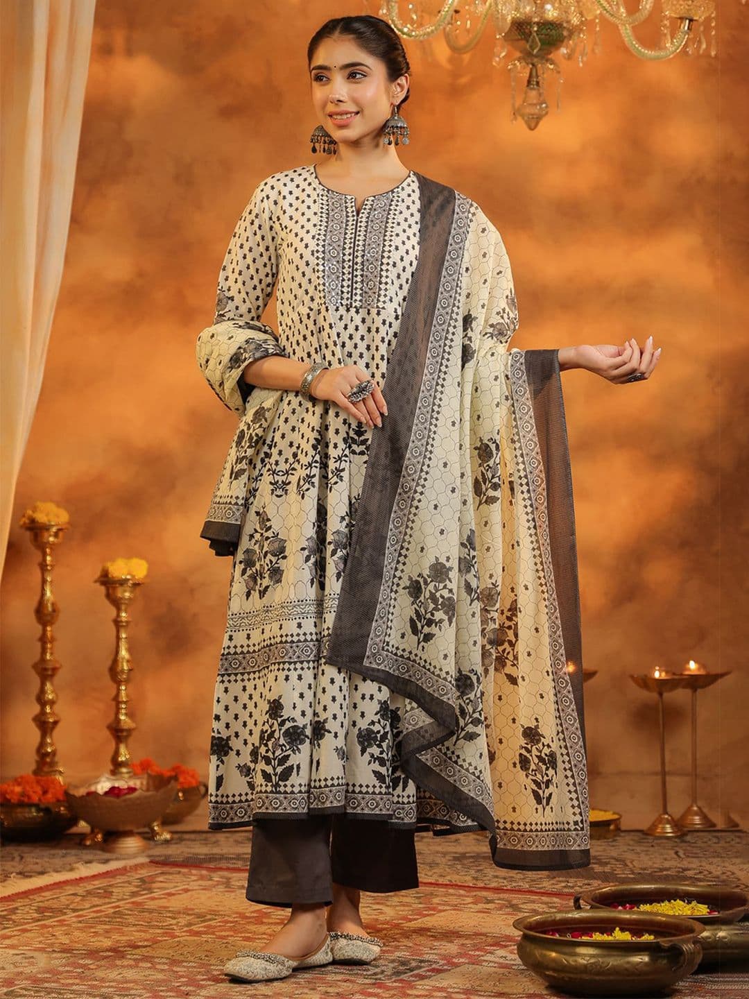 Rain & Rainbow Floral Printed Pure Cotton Kurta With Trousers & Dupatta - view 1