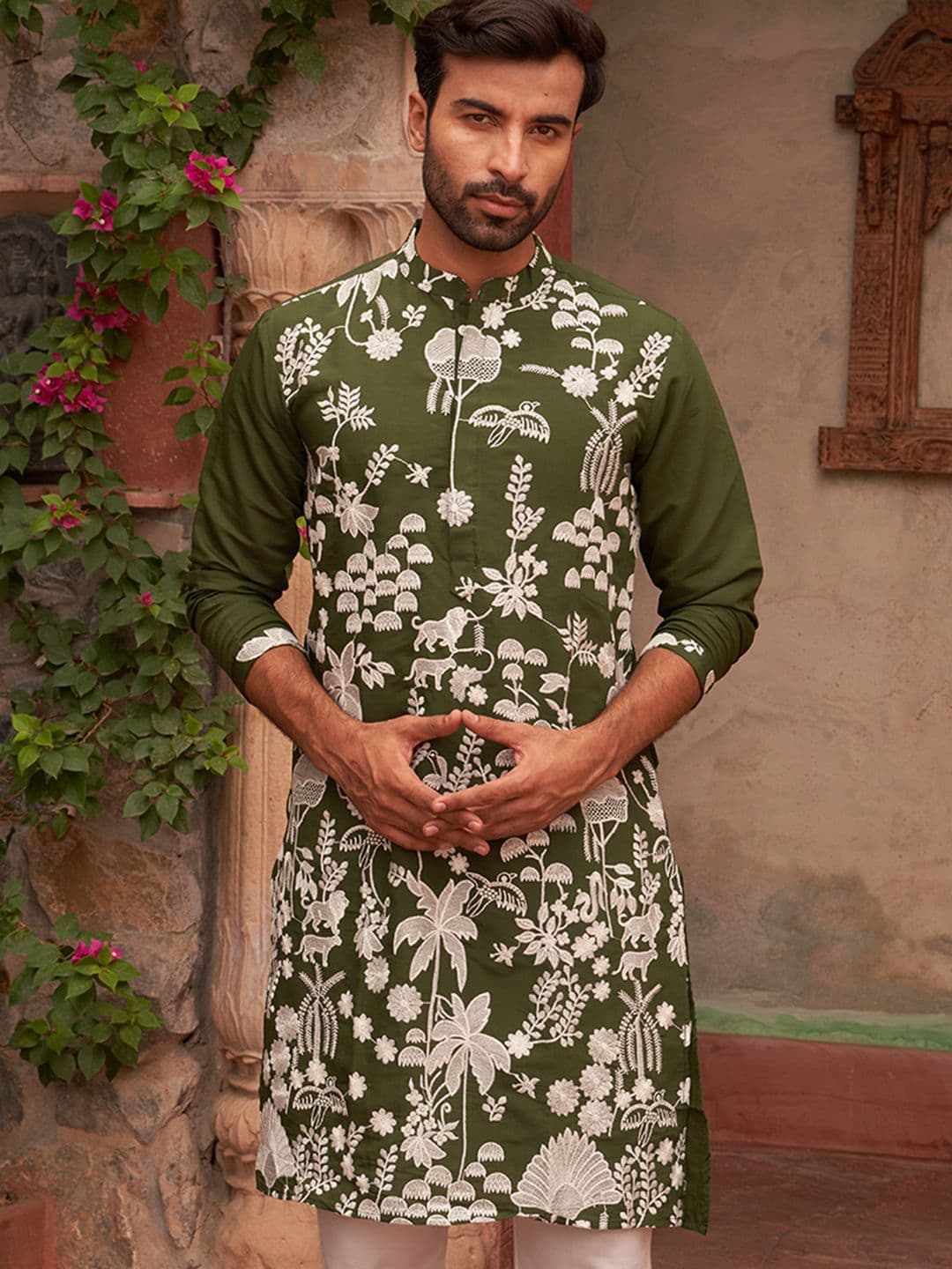 Jompers Men Ethnic Motifs Embroidered Mandarin Collar Chikankari Straight Silk Kurta - view 1