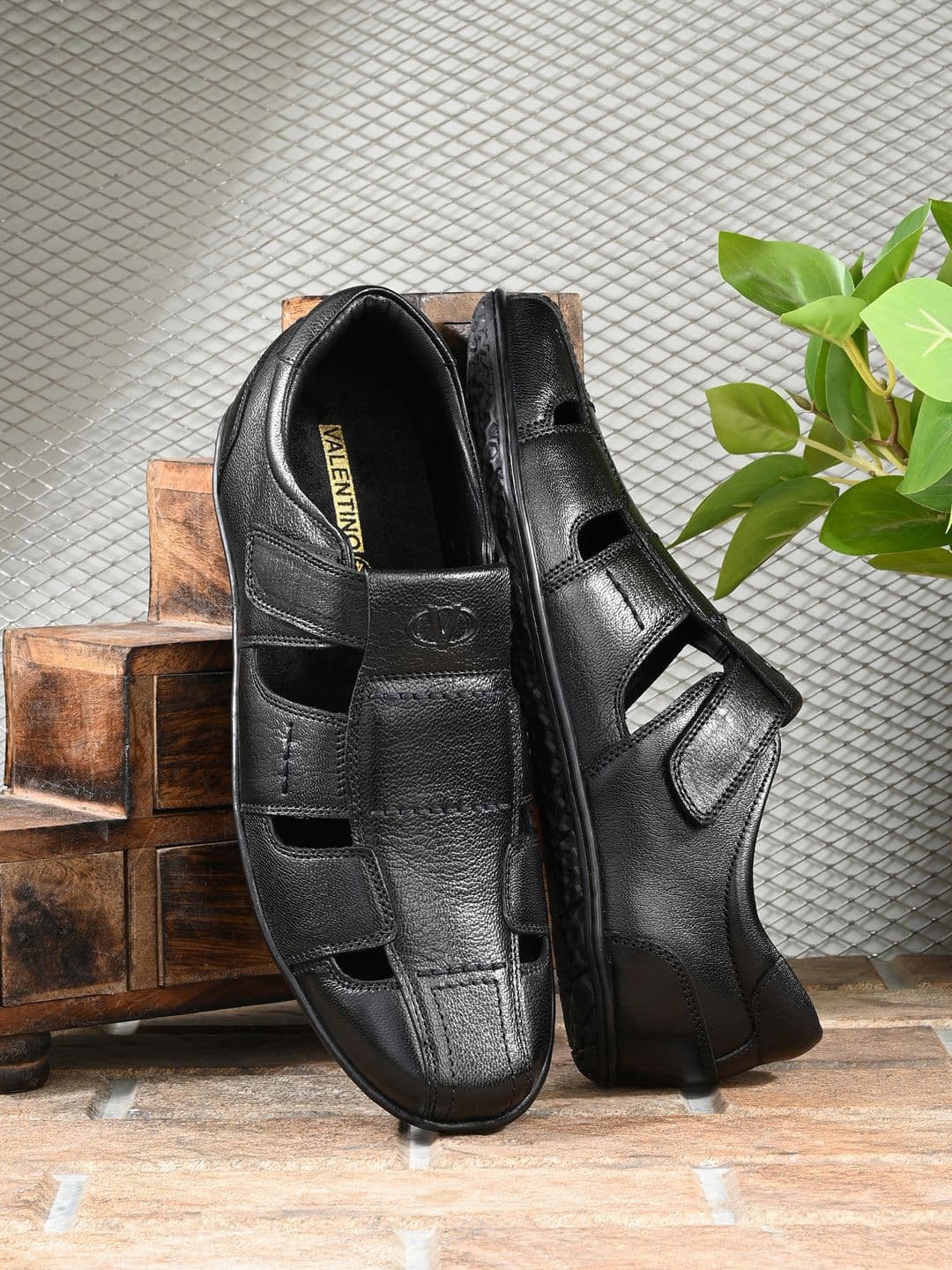Valentino Men Leather Shoe-Style Sandals - view 1