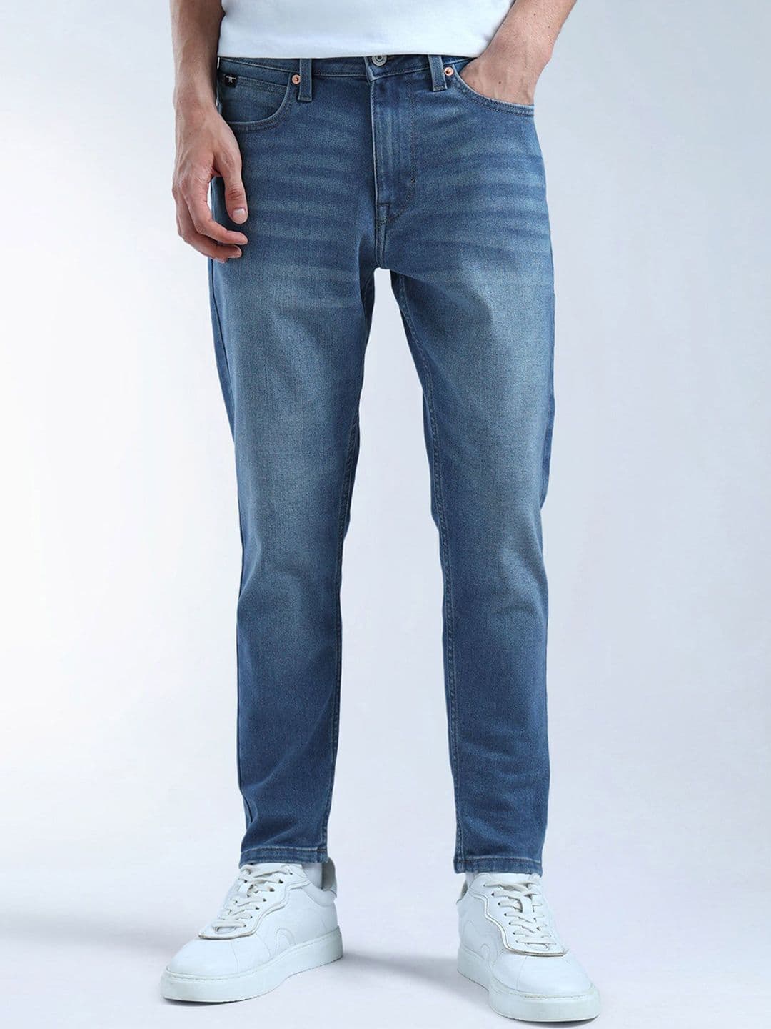Flying Machine Men Relaxed Fit Mid-Rise Light Fade Jeans