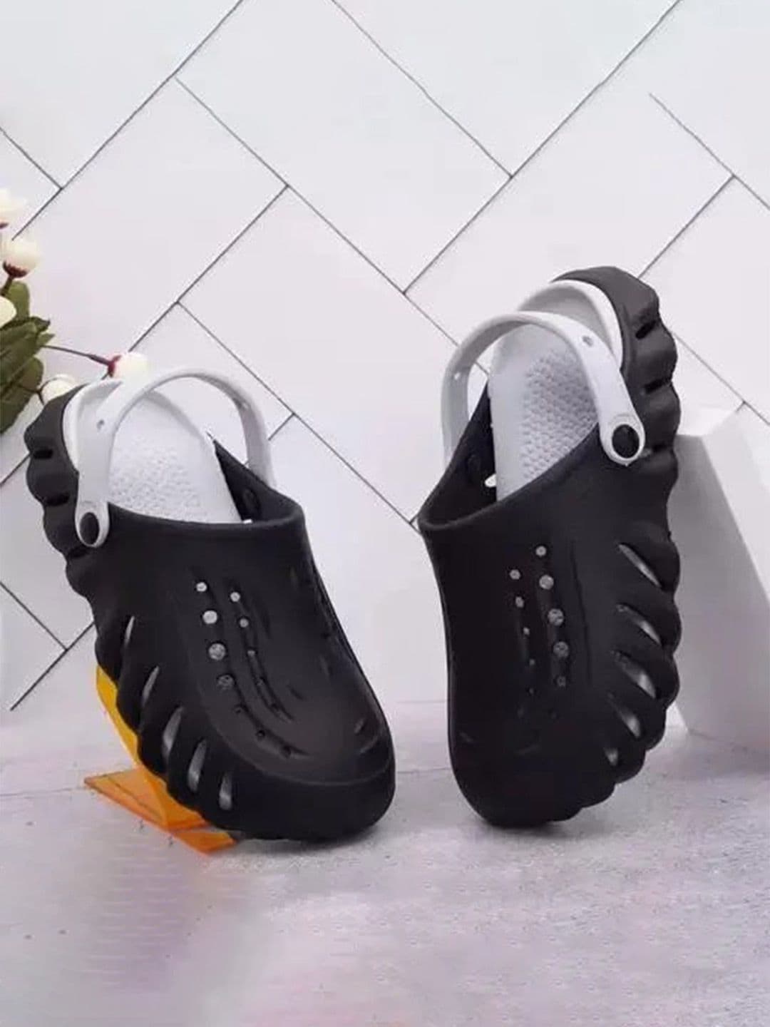 PENNEN Men Set Of 2 Thong Flip-Flops & Clogs - view 1