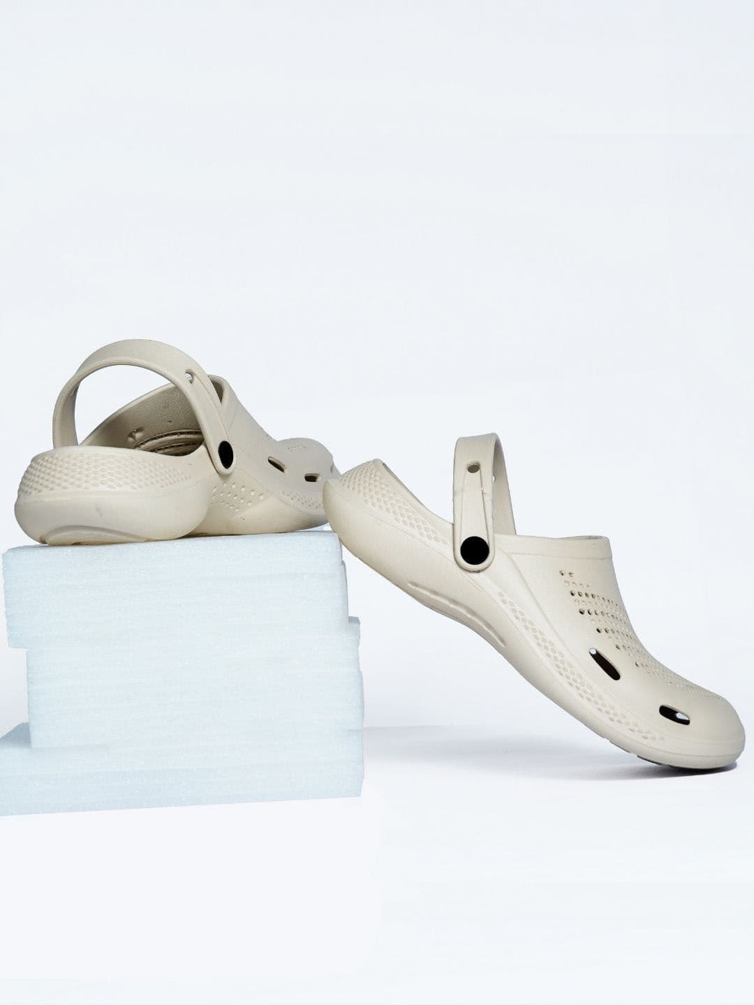 The Roadster Lifestyle Co Men Self Design Clogs - view 1
