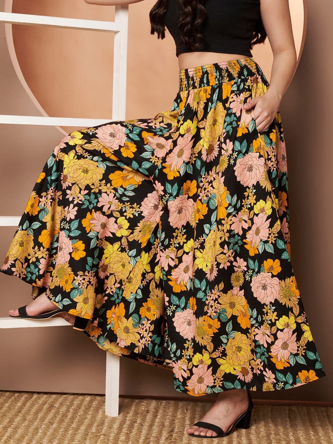 ZWERLON Women Floral Printed Flared Palazzos - view 1