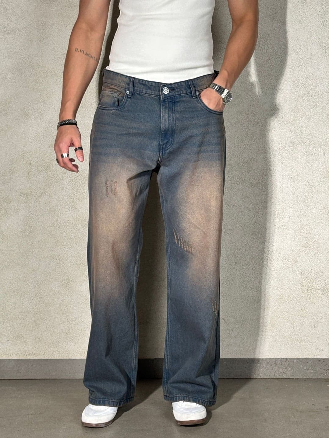 Off Duty India Men Mid-Rise Low Distress Heavy Fade Jeans - view 1