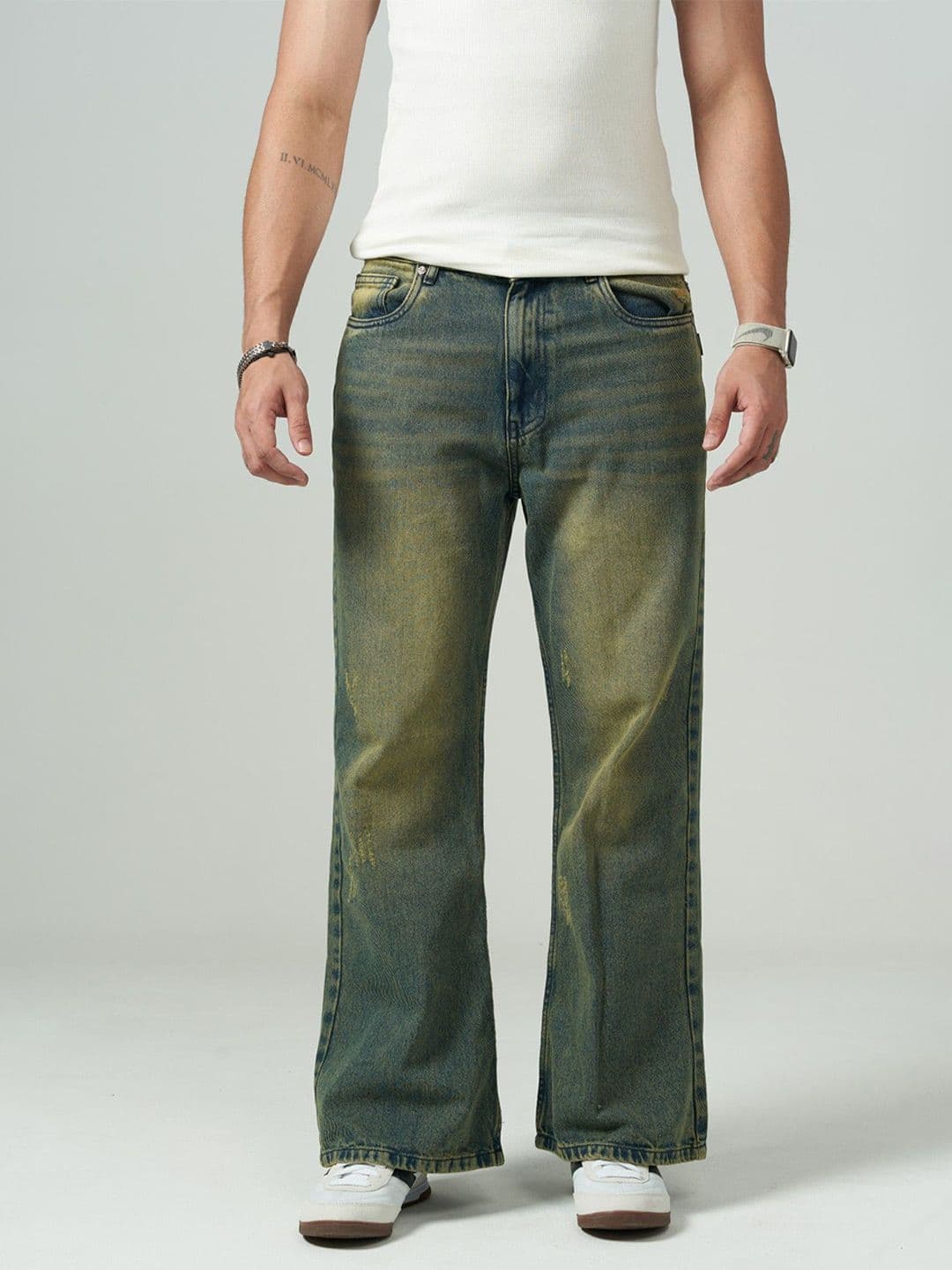 Off Duty India Men Bootcut Mid-Rise Low Distress Heavy Fade Jeans - view 1