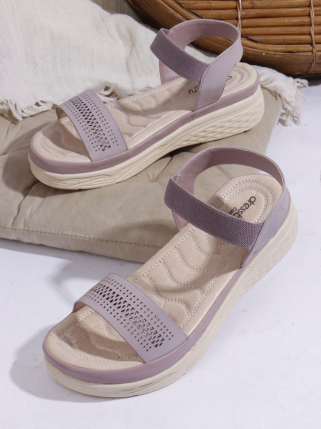 DressBerry Women Slip-On Sports Sandals - view 1