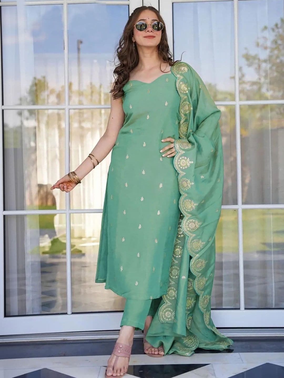 Suha Women Ethnic Motifs Printed Regular Thread Work Kurta with Trousers & With Dupatta - view 1