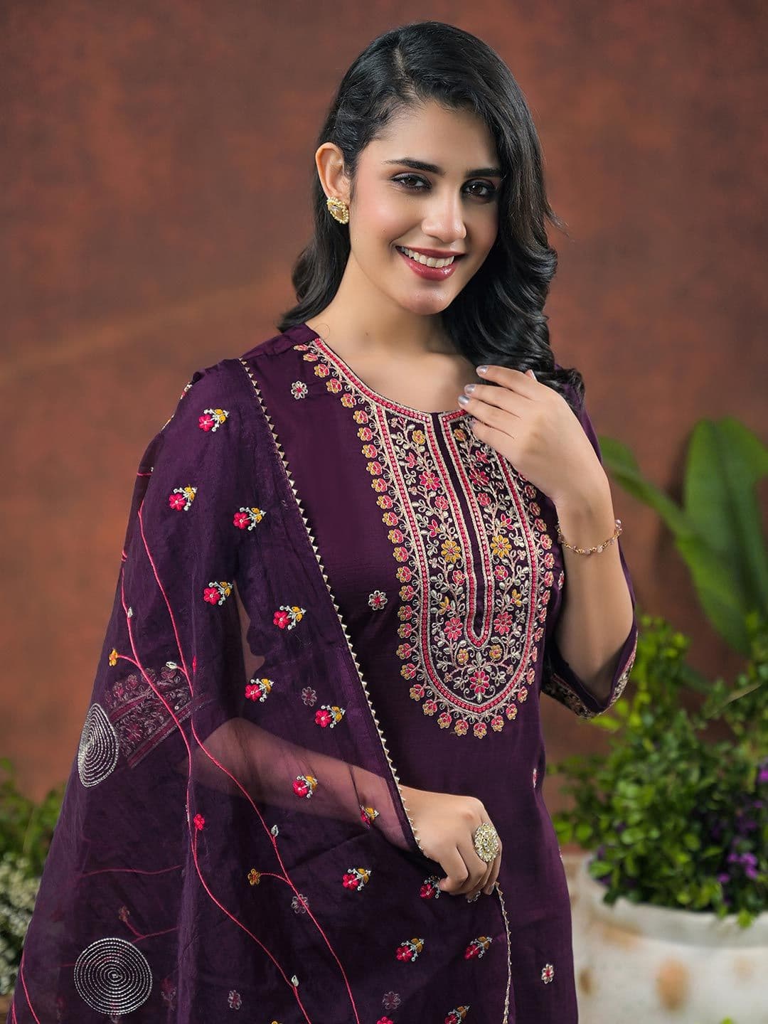 SANISA Women Floral Embroidered Regular Thread Work Kurta with Trousers & With Dupatta - view 1