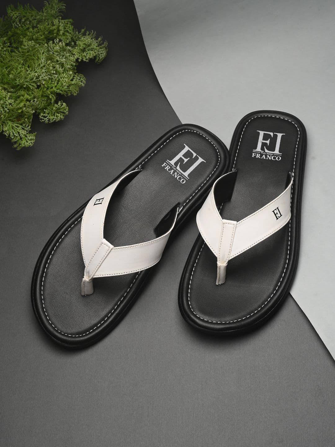 Franco Leone Men Thong Flip-Flops - view 1