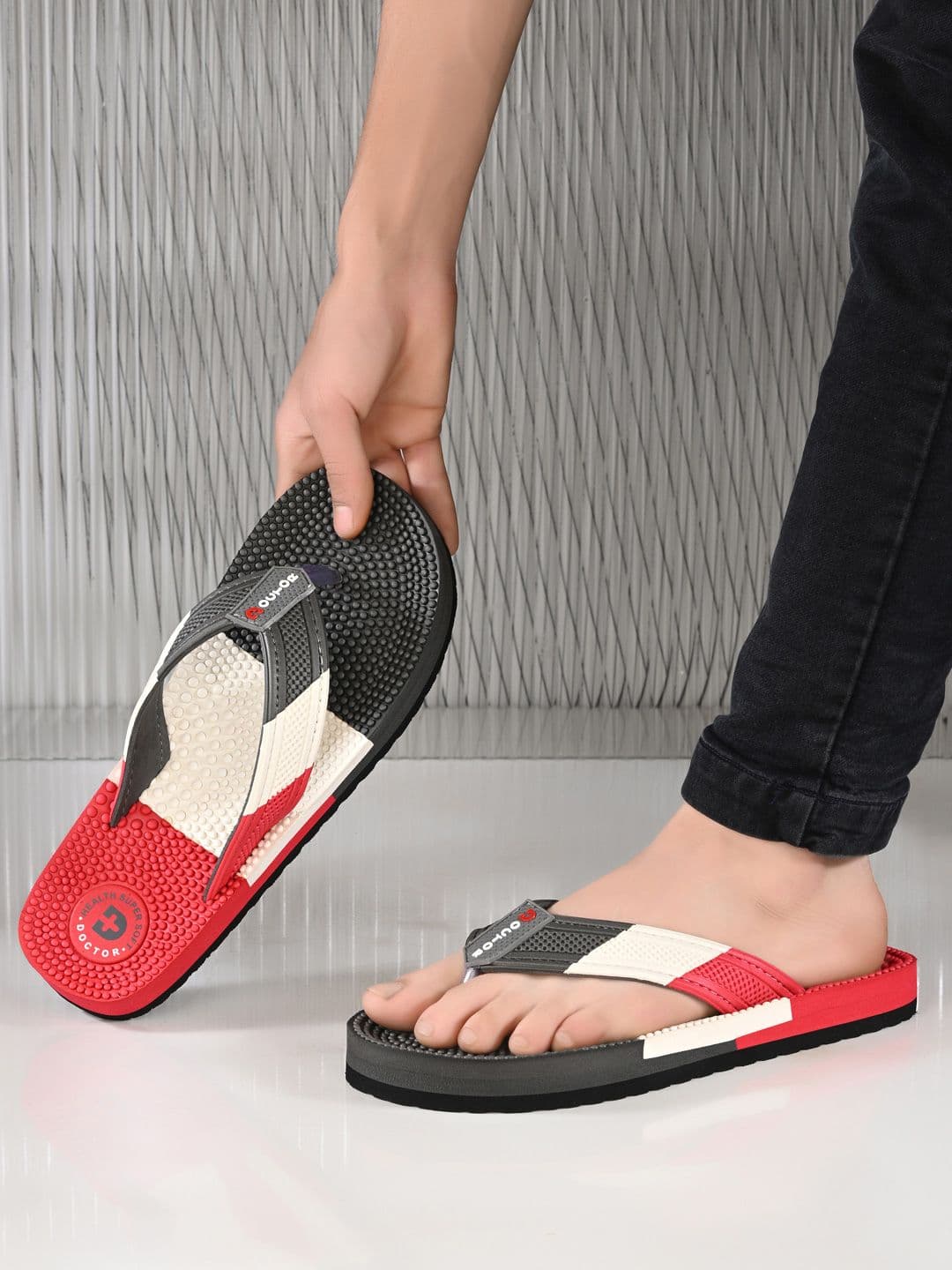 DOCTOR HEALTH SUPER SOFT Men Colourblocked Thong Flip-Flops - view 1