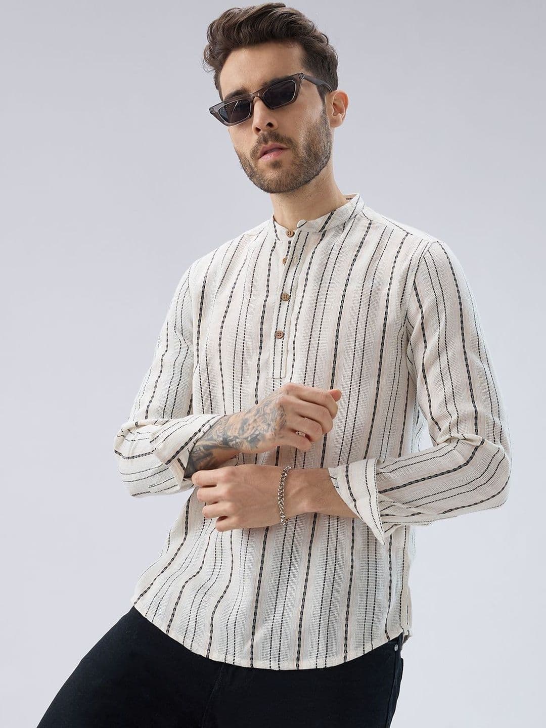 VASTRADO Thread Work Elegant Woven Design Cotton A-Line Above Knee Kurta - view 1