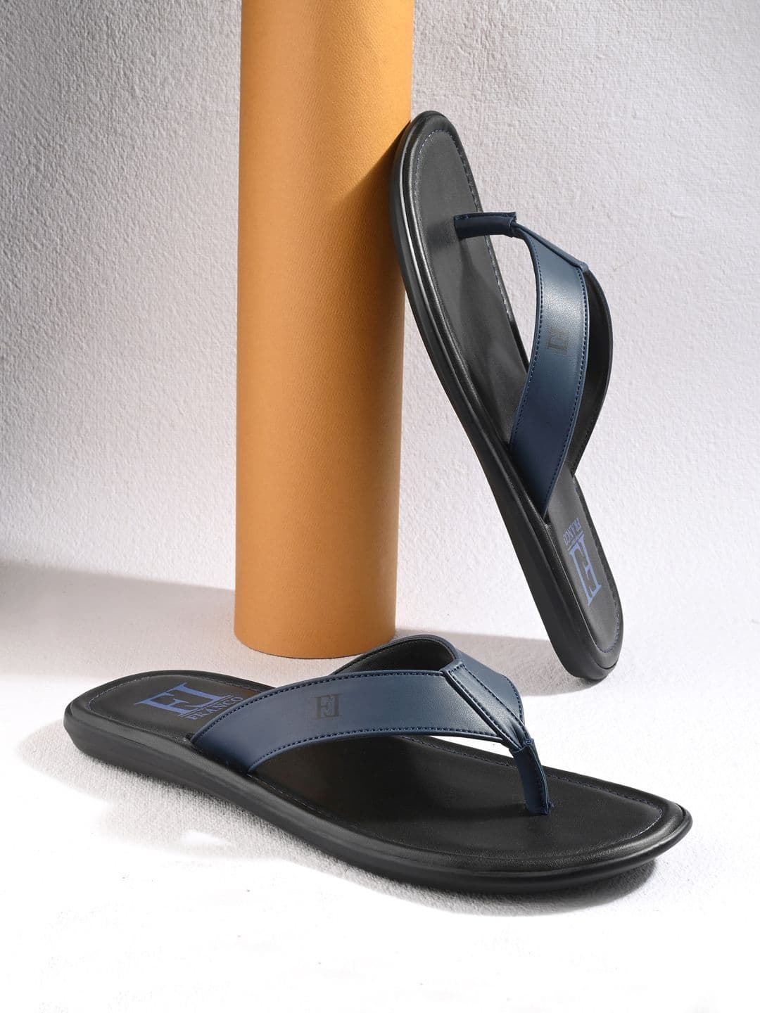 Franco Leone Men Thong Flip-Flops - view 1