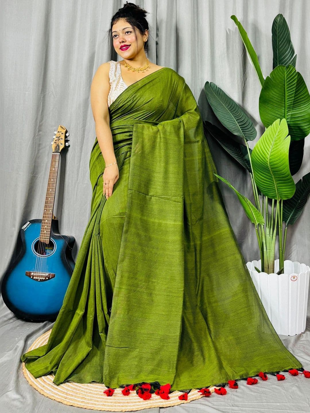 sourav biswas Woven Design Pure Cotton Saree - view 1