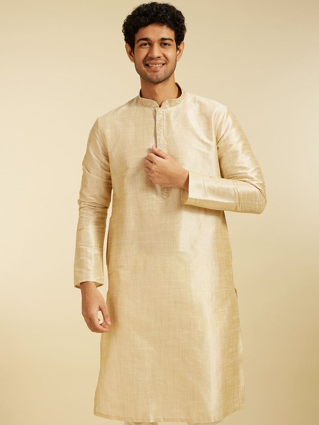 Diwas by Manyavar Floral Yoke Design Thread Work Mandarin Collar Straight Kurta - view 1