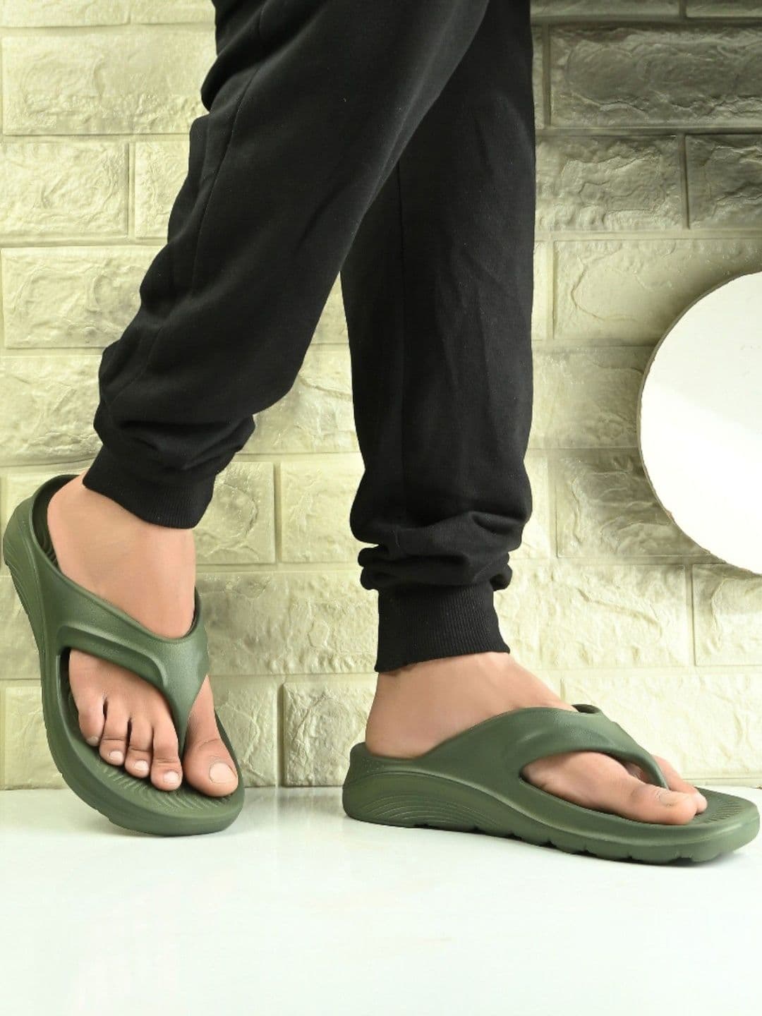 Slipover Men Thong Flip-Flops - view 1