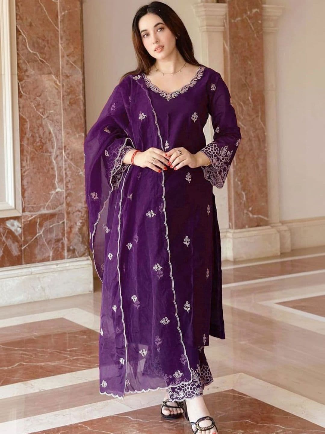 FANCIFLAIR Women Ethnic Motifs Embroidered Regular Thread Work Kurta with Trousers & With Dupatta - view 1