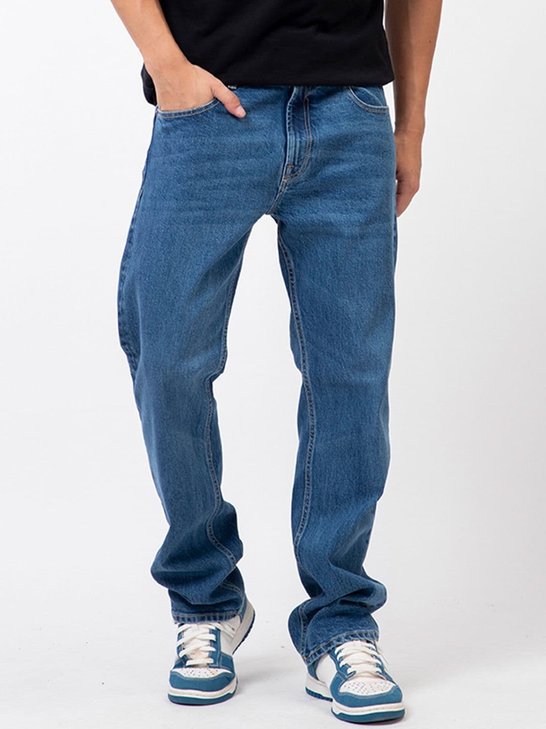 GUESS Men Straight Fit Clean Look Light Fade Stretchable Jeans - view 1