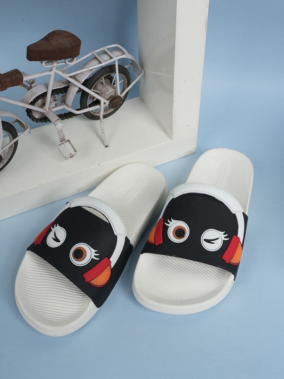 YK Unisex Kids Embellished Sliders - view 1