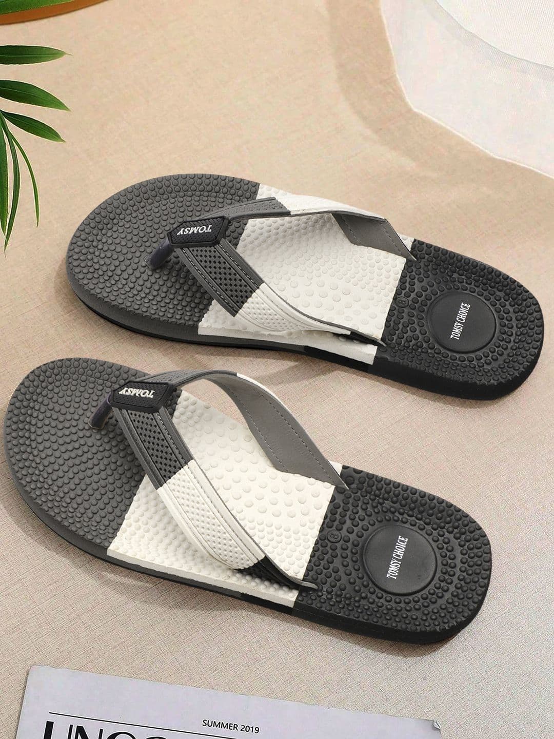 TOMSY CHOICE Men Colourblocked Thong Flip-Flops - view 1