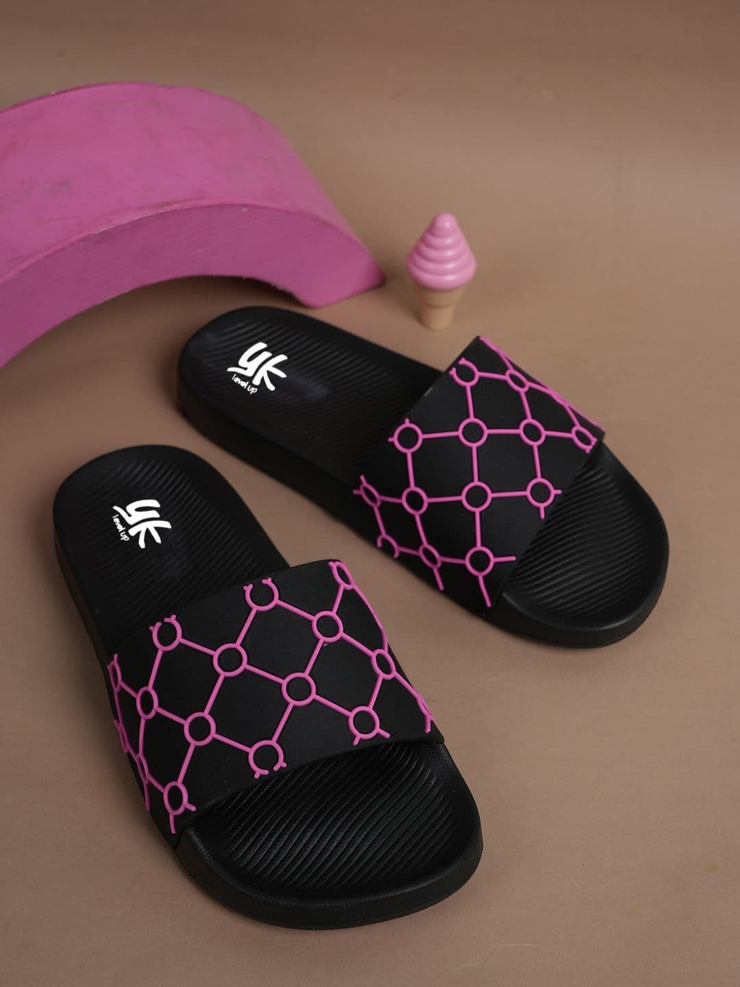 YK Unisex Kids Printed Rubber Sliders - view 1