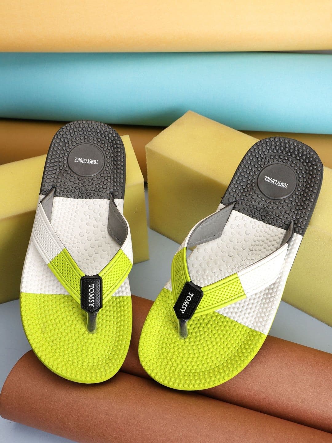 TOMSY CHOICE Men Colourblocked Thong Flip-Flops - view 1
