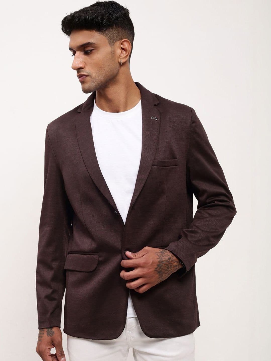SHOWOFFFF Slim-Fit Notched Lapel Single Breasted Blazer - view 1