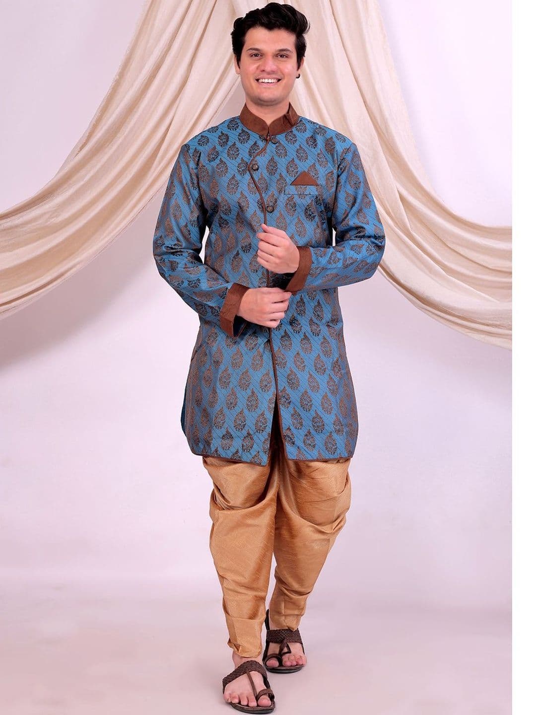 Desibutik Embroidered Mandarin Collar Sherwani
