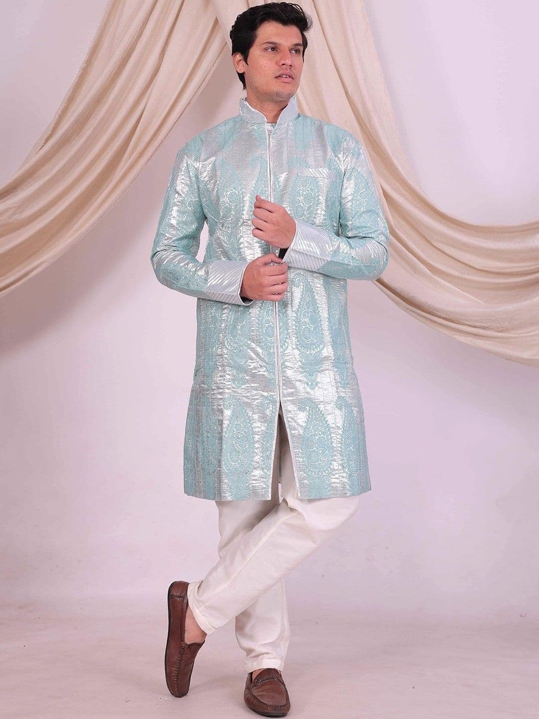 Desibutik Embroidered Mandarin Collar Sherwani