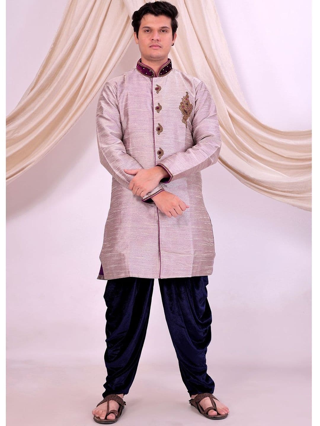 Desibutik Embroidered Mandarin Collar Sherwani