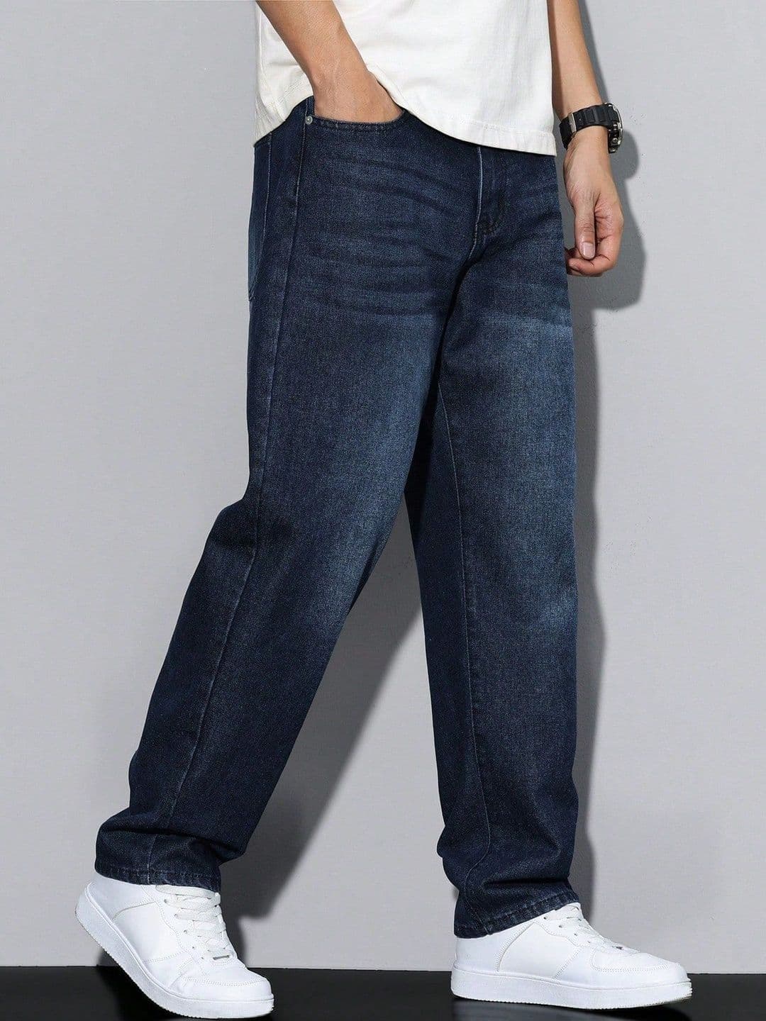 Off Duty India Men Straight Fit Mid-Rise Low Distress Light Fade Jeans - view 1