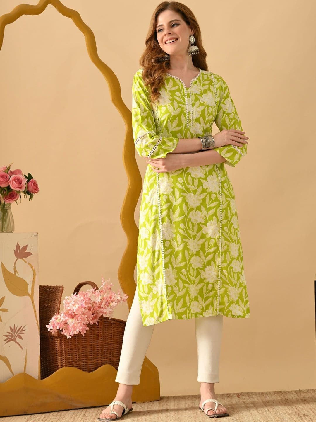 DEEPYOG APPAREL Women Floral Printed Indie Florals Kurta - view 1