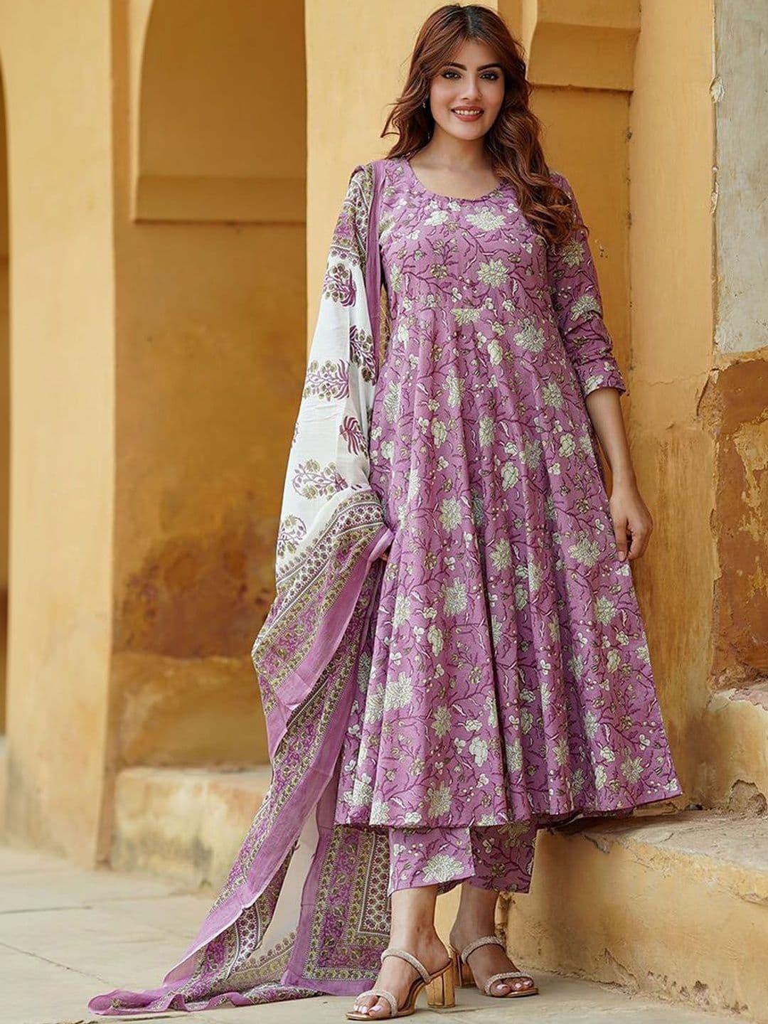 ARADHNA Women Floral Printed Panelled Kurta with Trousers & With Dupatta - view 1