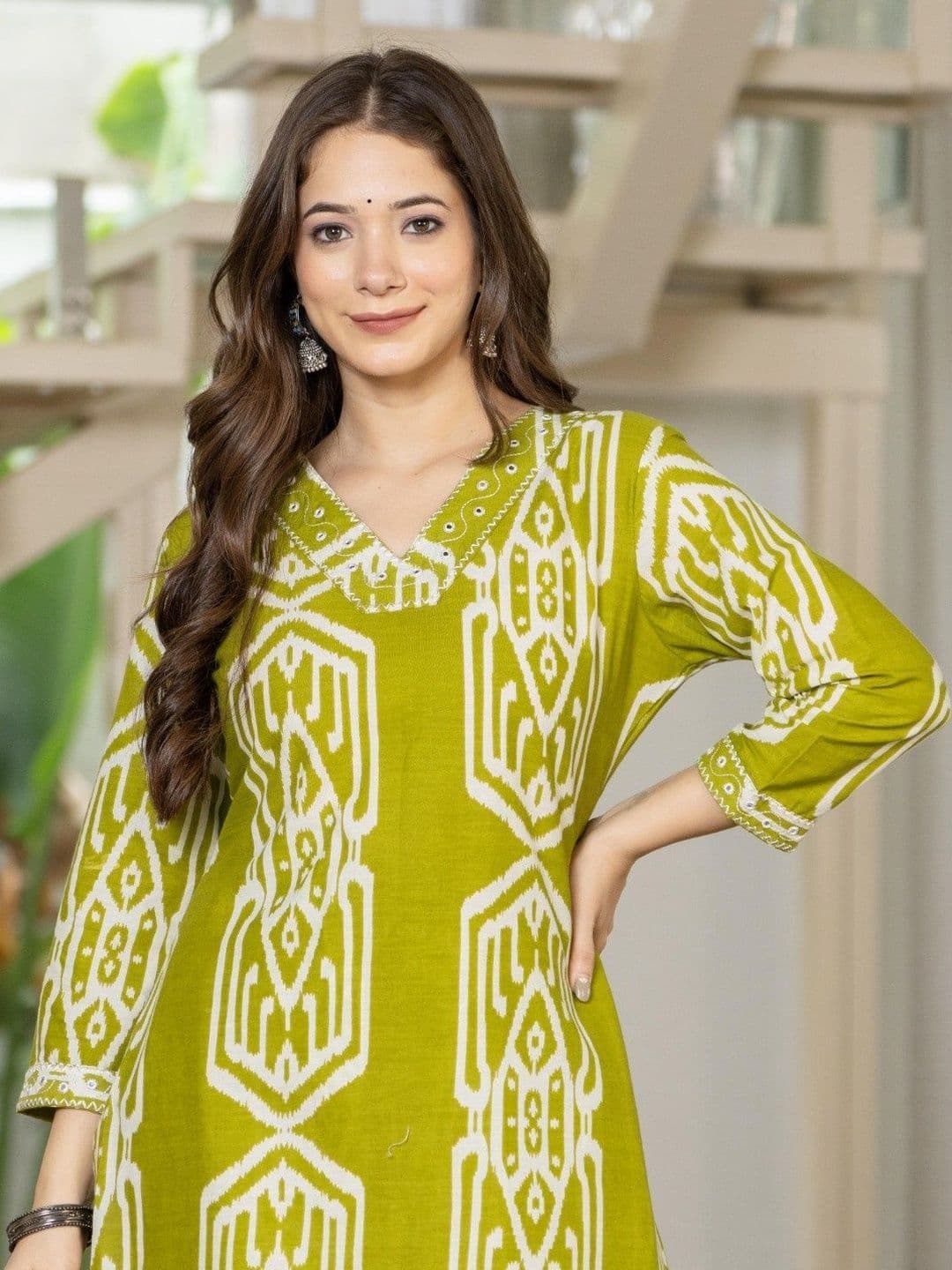 KKOUTFITS Women Floral Printed Regular Pure Cotton Kurta with Trousers - view 1