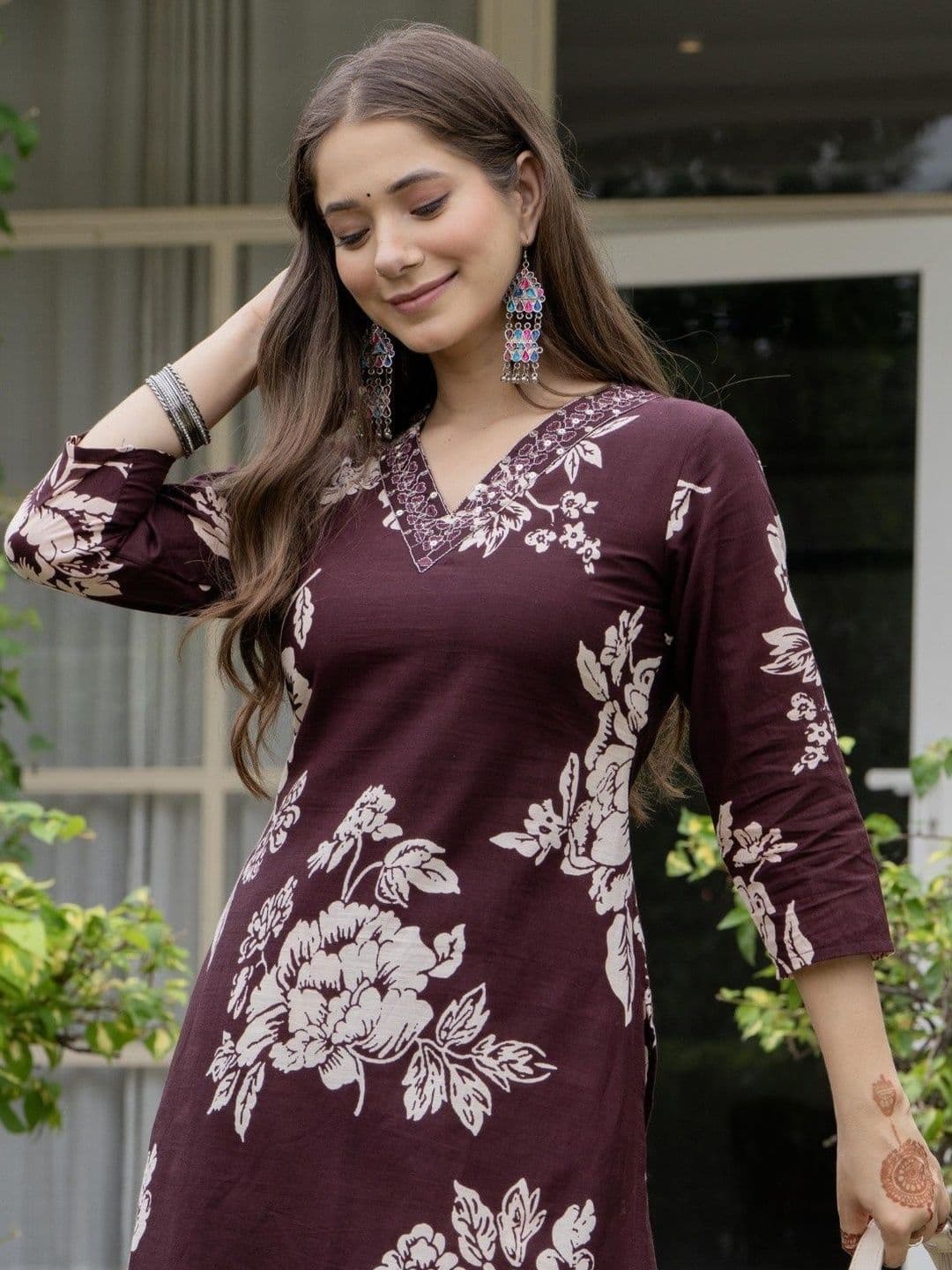 KKOUTFITS Women Floral Printed Regular Thread Work Pure Cotton Kurta with Trousers - view 1