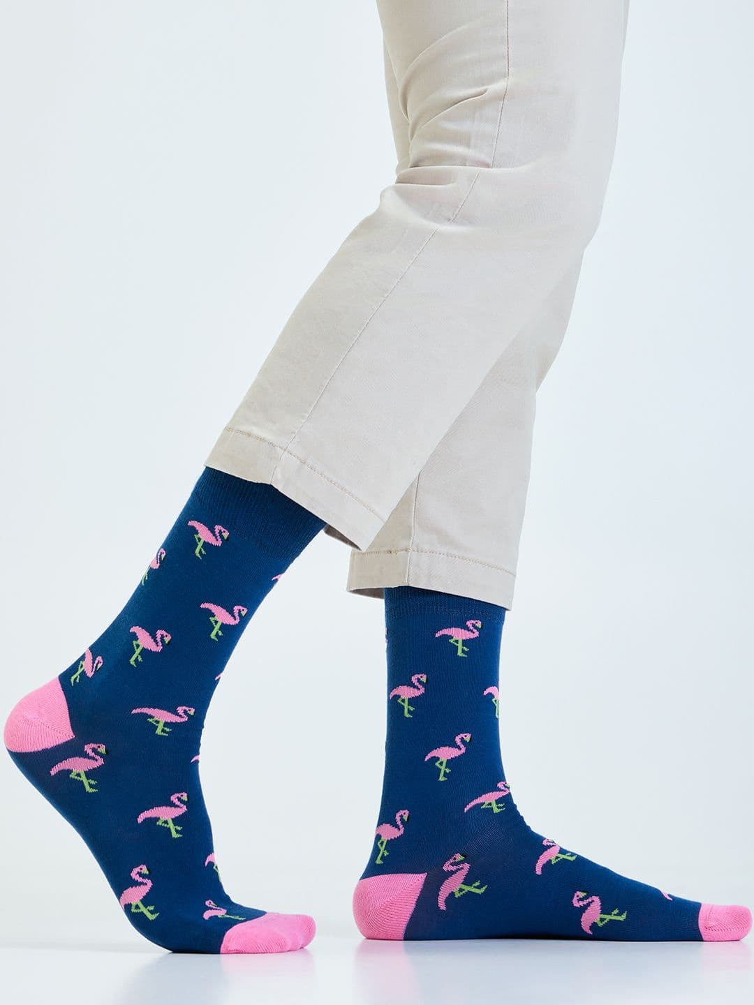 Mint & Oak Men Blue & Pink Flamingo Patterned Calf-Length Socks - view 1