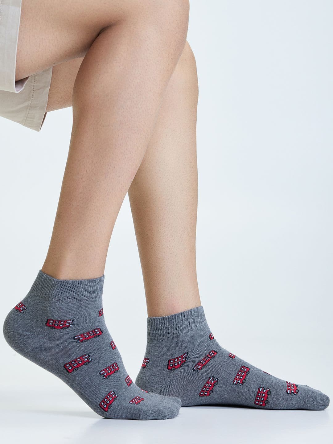 Mint & Oak Men Grey Melange & Red Patterned Anti-Bacterial Ankle-Length Socks - view 1