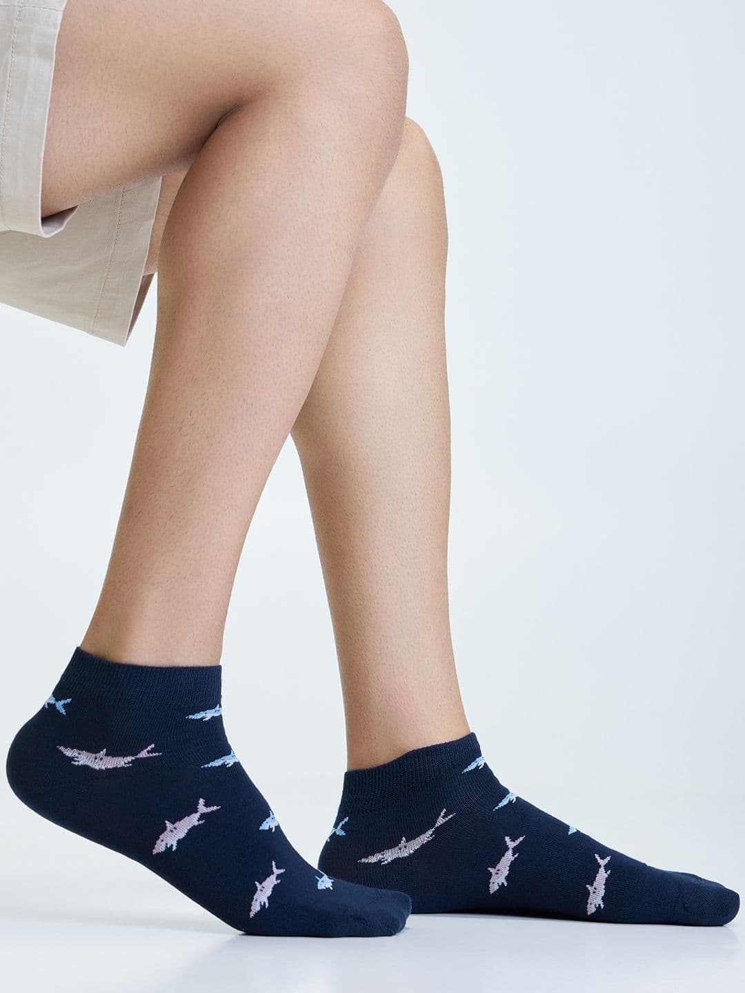 Mint & Oak Men Navy Blue & Pink Patterned Ankle-Length Socks - view 1