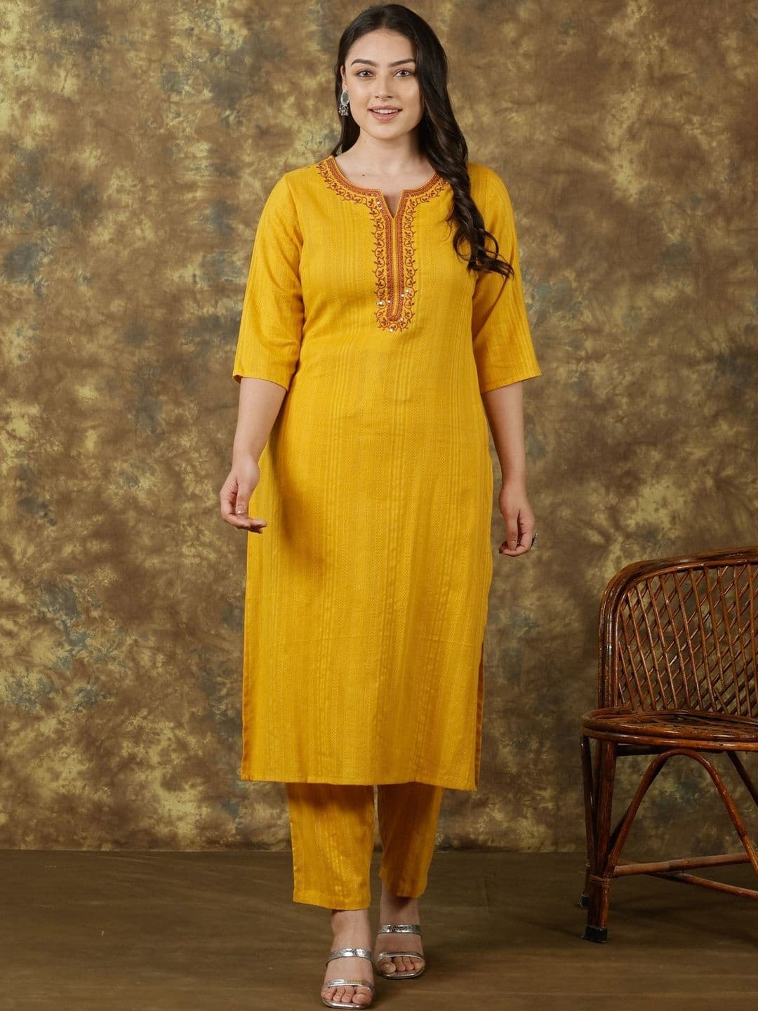 Aramya Women Ethnic Motifs Regular Thread Work Pure Cotton Kurta with Trousers - view 1