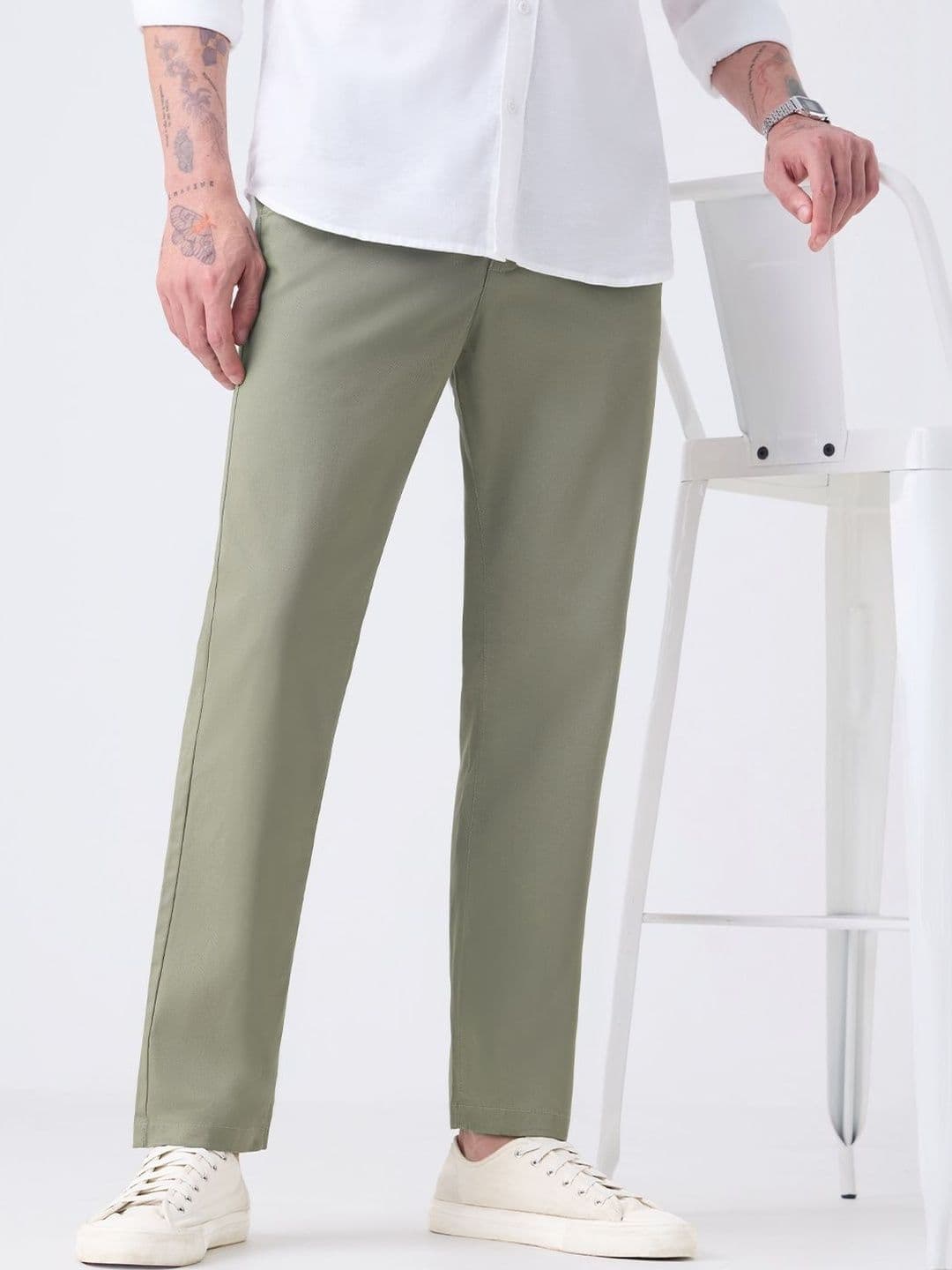 The Souled Store Men Straight Fit Solid Green Chino Pants - view 1