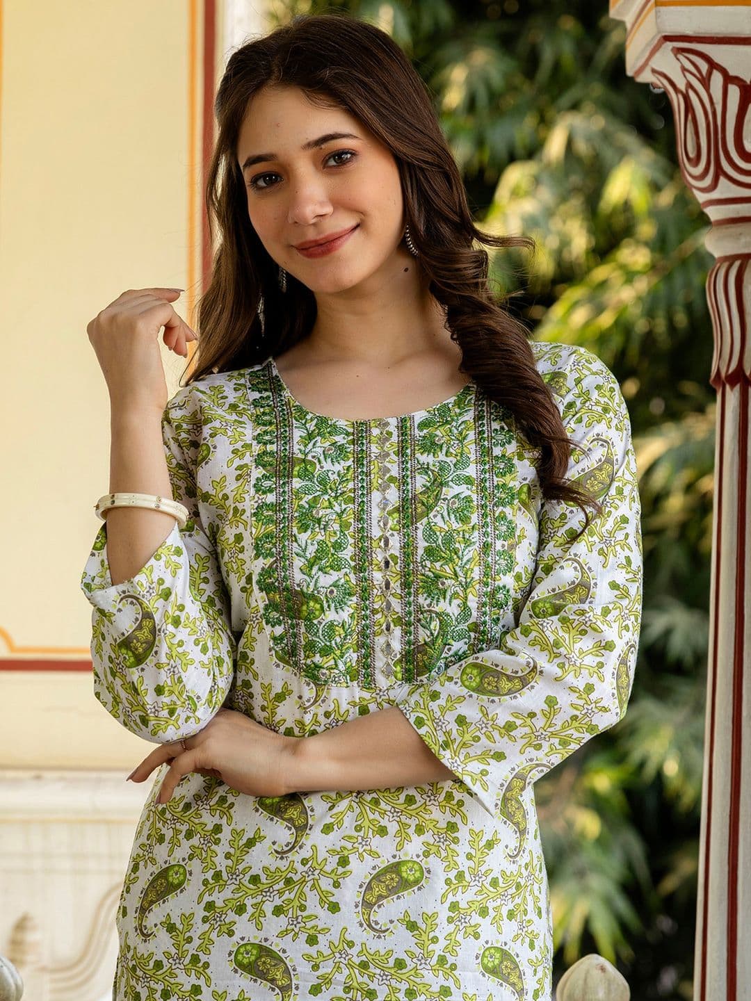 Pjyot by surhi Women Floral Embroidered Thread Work Kurta - view 1