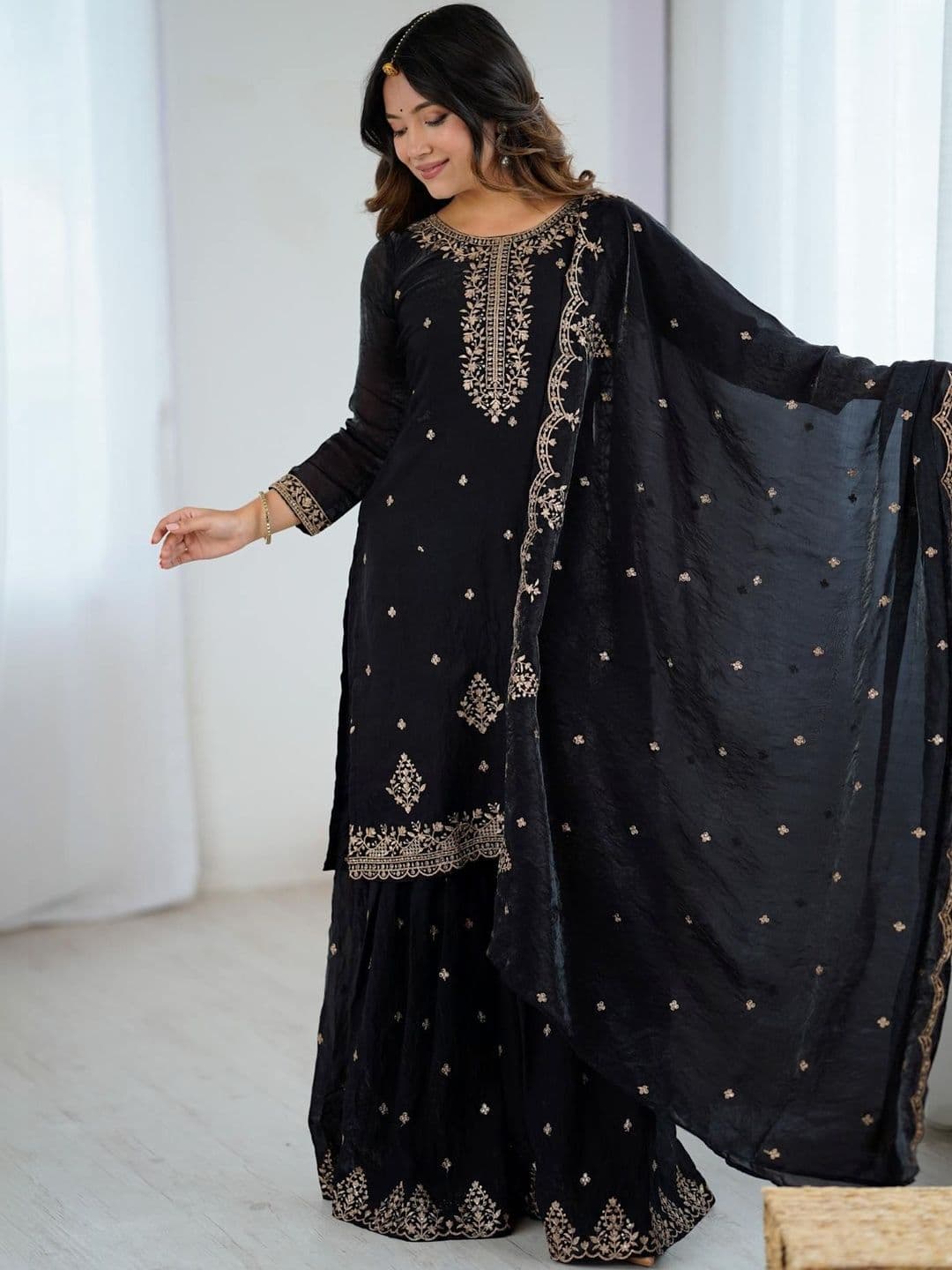 RITIRANG Ethnic Motifs Embroidered Regular Thread Work Kurta with Sharara & With Dupatta - view 1
