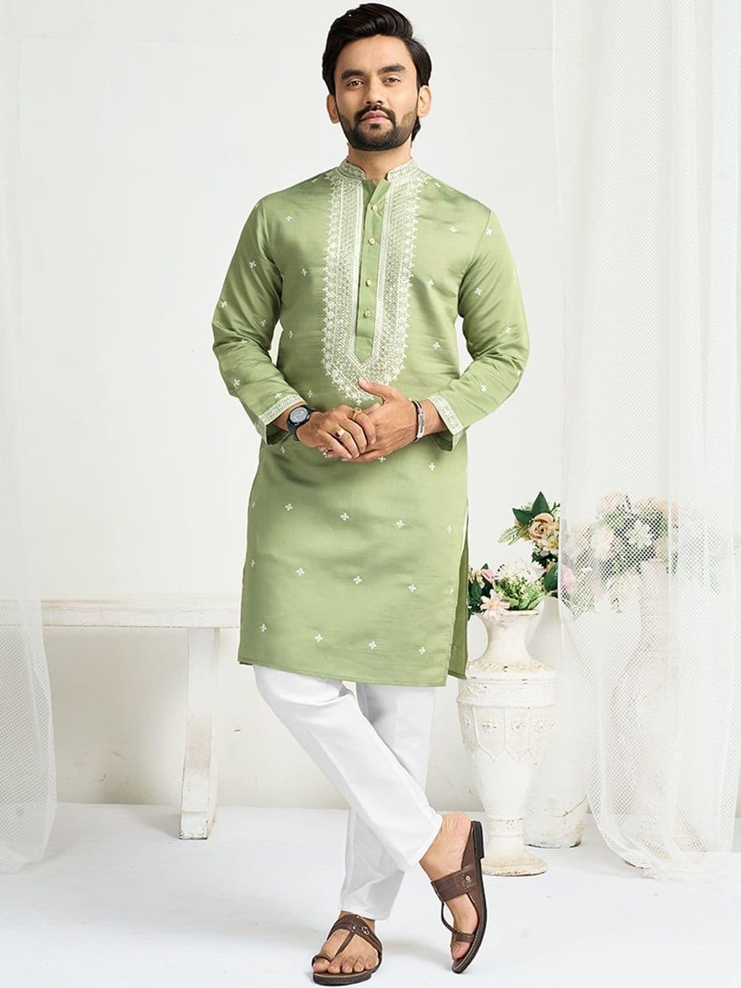 House of Pataudi Embroidered Mandarin Collar Knee Length Straight Kurta - view 1