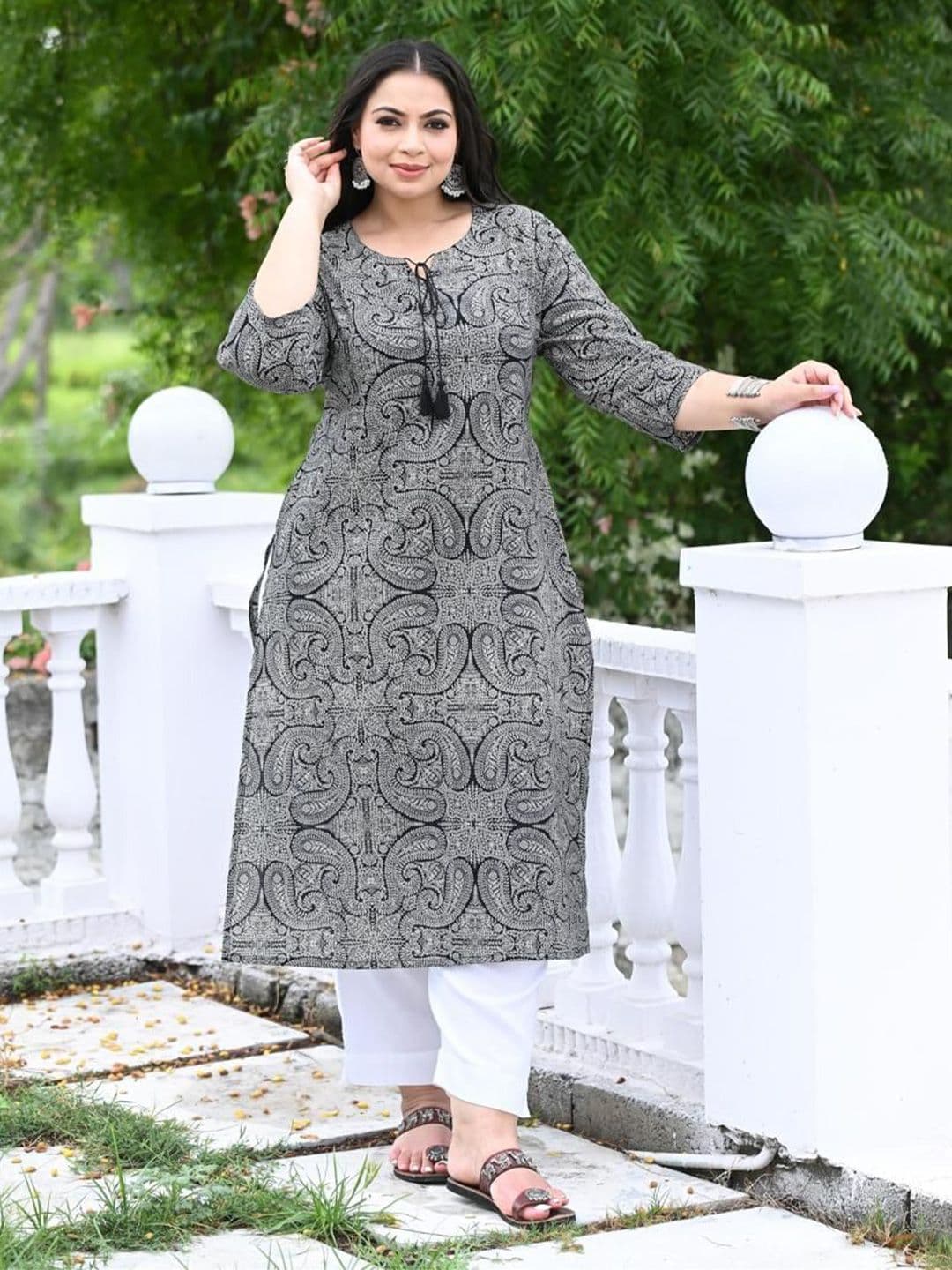 VIFA PLUS Women Plus Size Black Kalamkari Cotton Straight Kurta - view 1