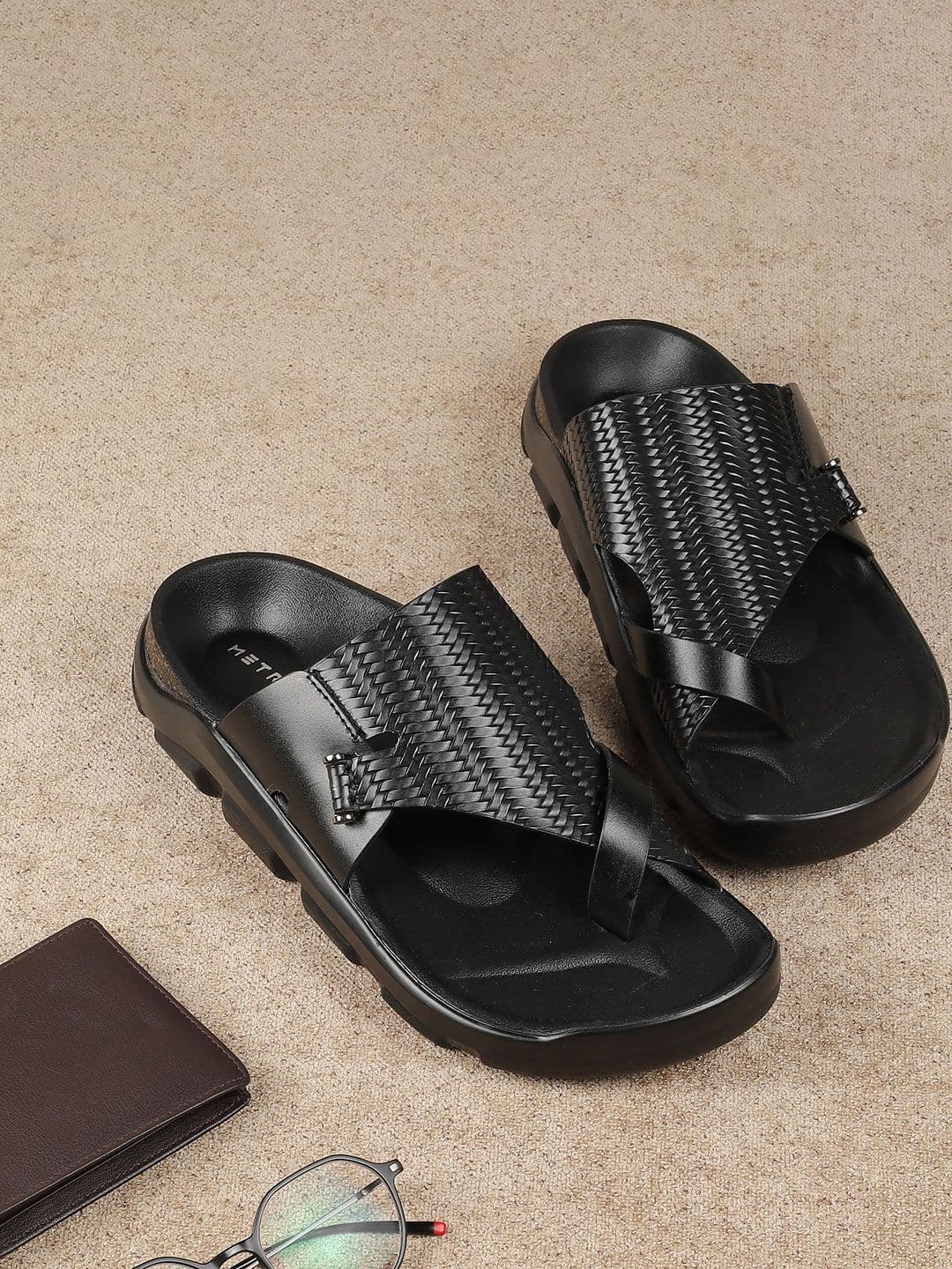 Metro Men Rubber Thong Flip-Flops - view 1